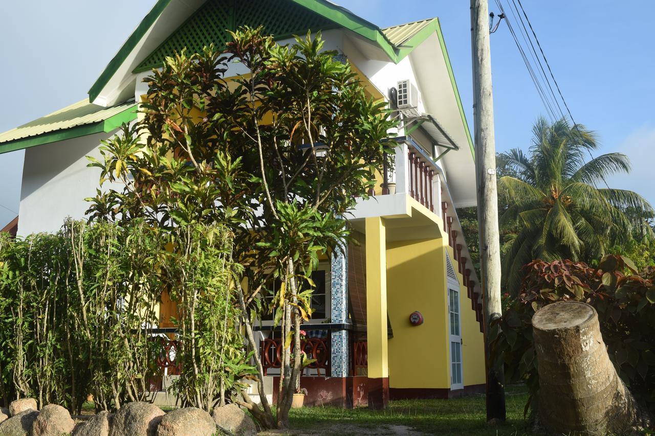 Pension Citadelle Диг Екстериор снимка